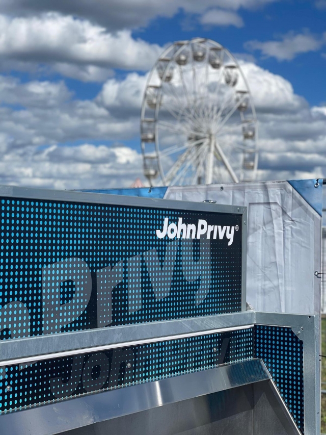 John Privy - Pisoár